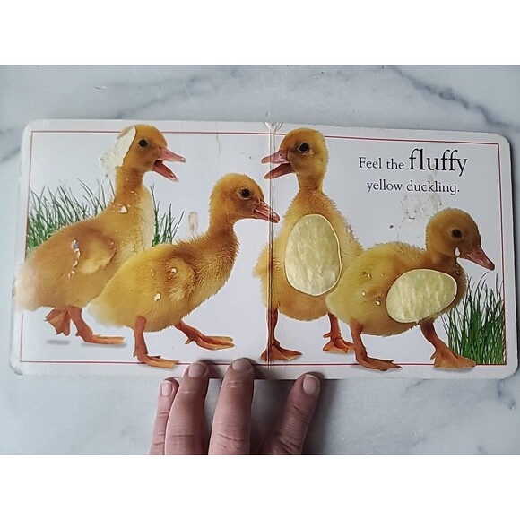 Touch And Feel Baby Animals Book - Picture 4 of 10